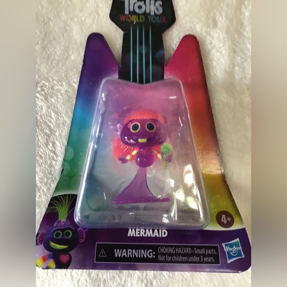 NWT dreamWorks, world tour, trolls, mermaid, toy